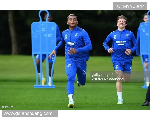 足球明星训练服的时尚与科技结合探讨