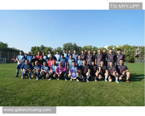 为足球明星庆生送上真挚祝福愿他们在绿茵场上继续闪耀光芒