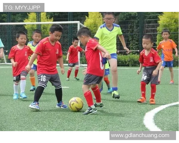 如何在生活中偶遇足球明星并与他们亲密接触的几种方法