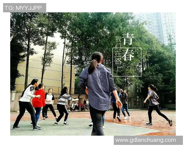 杨静的篮球人生探索：从热爱到职业的深度对话与成长之路