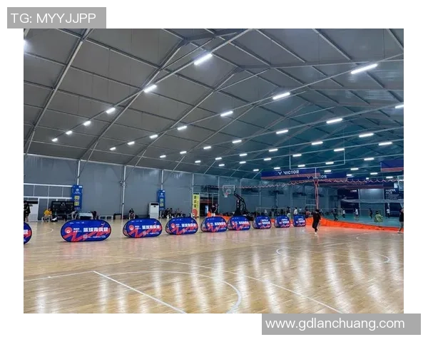 足球明星与篮球场的精彩对决谁才是真正的全能运动员 足球明星与篮球场的精彩对决谁才是真正的全能运动员